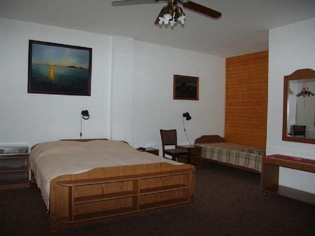 Eifert Haz Bed & Breakfast Balatongyörök Oda fotoğraf